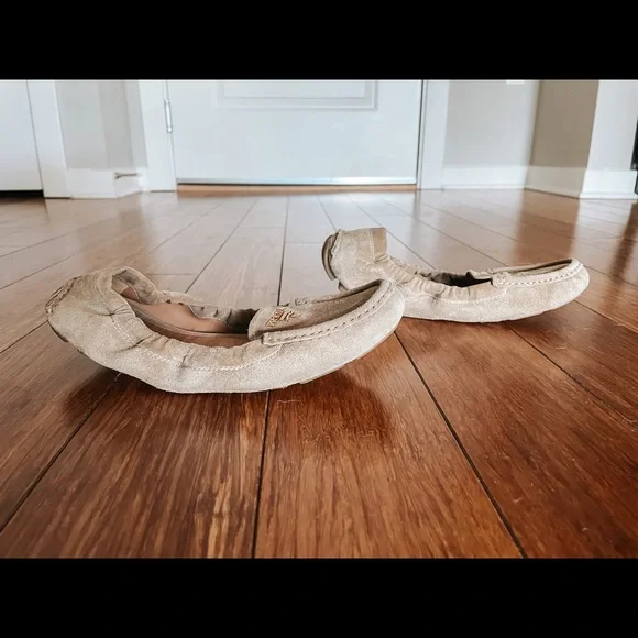 Prada Suede Scrunch Driver - Beige - Picture 4 of 6